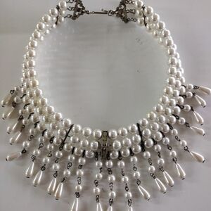 Elegant Faux Pearl Vintage Necklace with Silver Accents